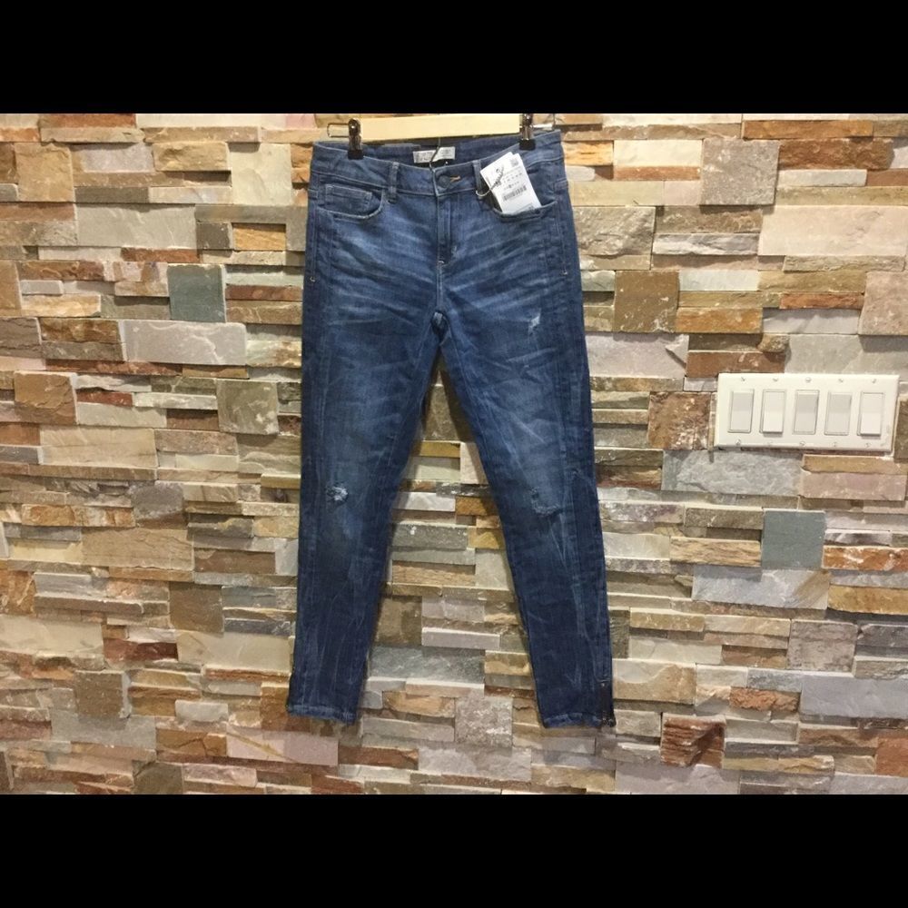 ZARA  Mid-rise Jeans  